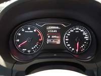 Pogled na kombinovani instrument