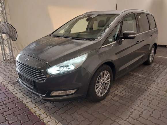 Pogled od napred levo