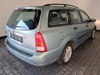 Pogled od pozadi desno