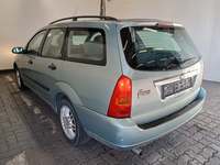 Pogled od pozadi levo