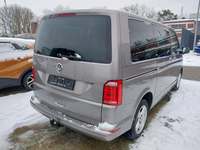 Pogled od pozadi desno