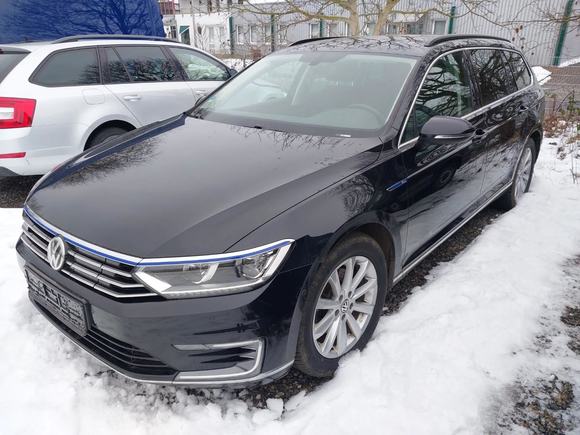 Вид спереди слева