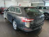 Pogled od pozadi levo