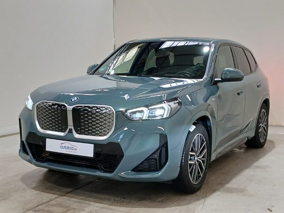 Pogled od napred levo