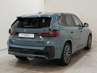 Pogled od pozadi desno