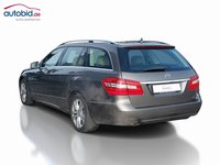 Vista traseira esquerda