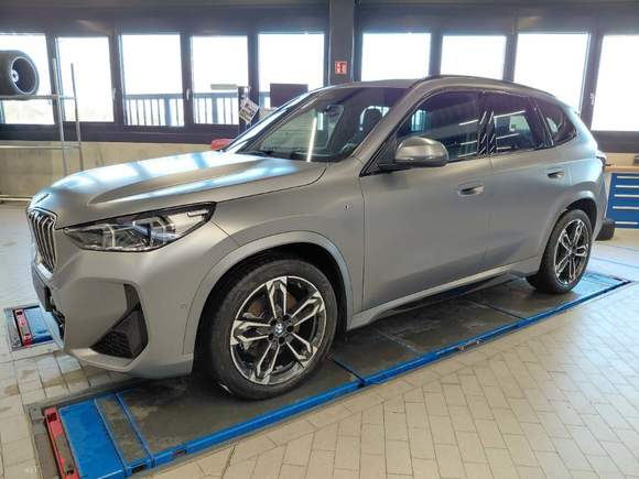 Вид спереди слева