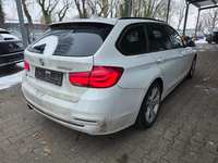 Pogled od pozadi desno