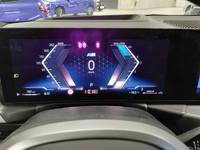 Pohľad na združený prístroj na palubnej doske