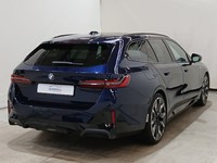 Pogled od pozadi desno