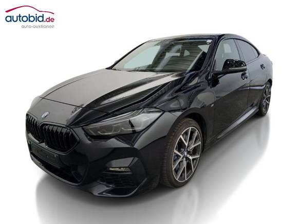 Skats no kreisās puses priekšā