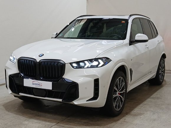 Skats no kreisās puses priekšā