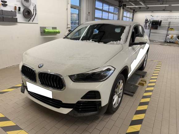 Pogled sprijeda lijevo