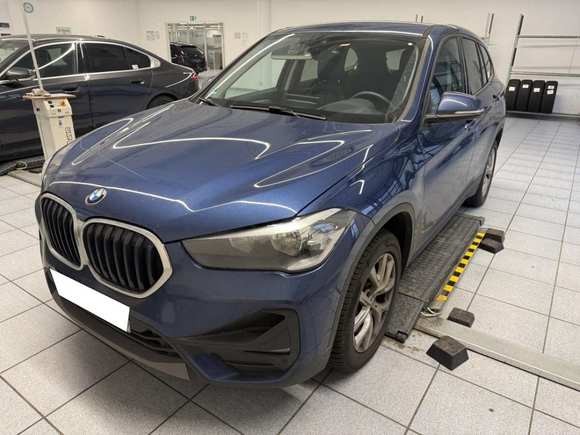 Pogled sprijeda lijevo