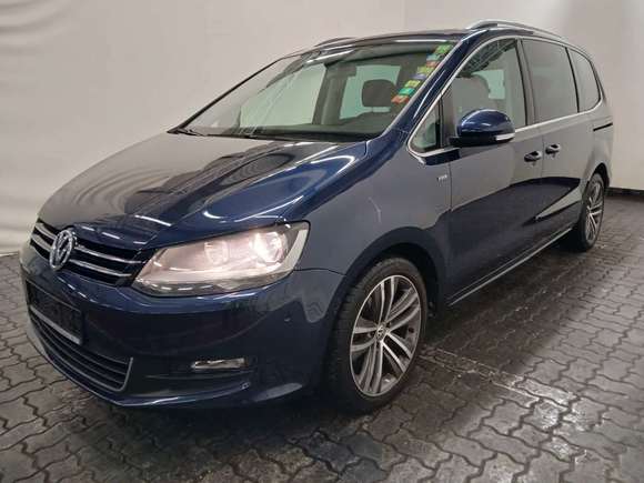 Вид спереди слева