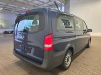 Pogled od pozadi desno