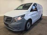 Pogled od napred levo