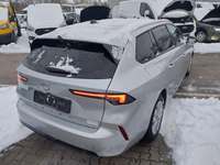 Pogled od pozadi desno