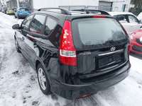 Pogled od pozadi levo