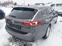 Pogled od pozadi desno