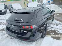 Pogled od pozadi desno