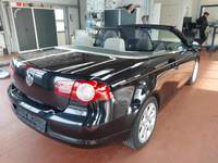 Pogled od pozadi desno