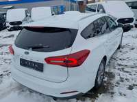 Pogled od pozadi desno