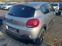 Pogled od pozadi desno