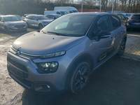 Pogled od napred levo