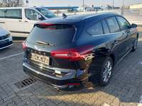 Pogled od pozadi desno