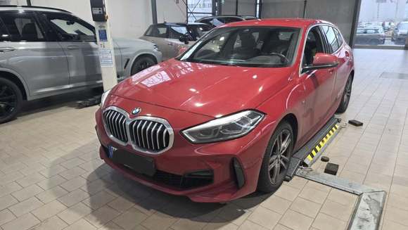 Pogled sprijeda lijevo