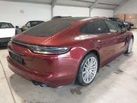 Pogled od pozadi desno