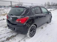 Pogled od pozadi desno