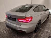 Pogled od pozadi desno