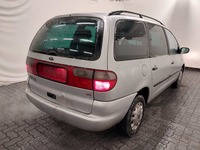 Pogled od pozadi desno