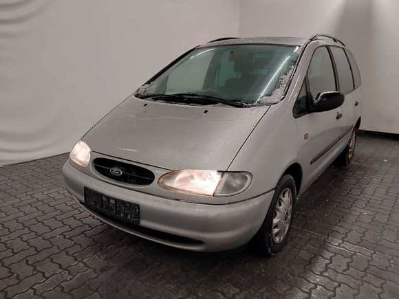 Pogled od napred levo