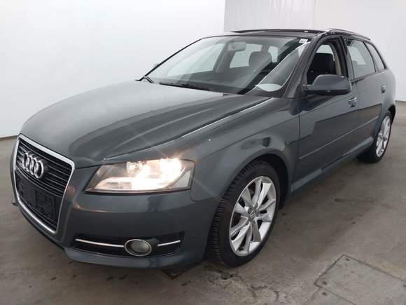 Pogled od napred levo