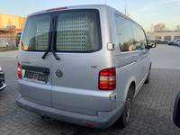 Pogled od pozadi desno