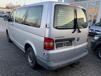 Pogled od pozadi levo