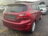 Pogled od pozadi desno