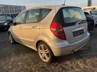 Pogled od pozadi levo