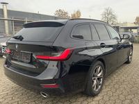 Pogled od pozadi desno