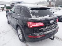 Pogled od pozadi levo