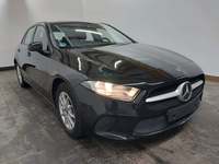 Pogled sprijeda desno