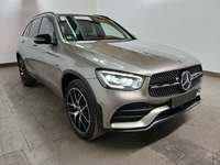 Pogled sprijeda desno