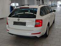 Aanzicht achter rechts