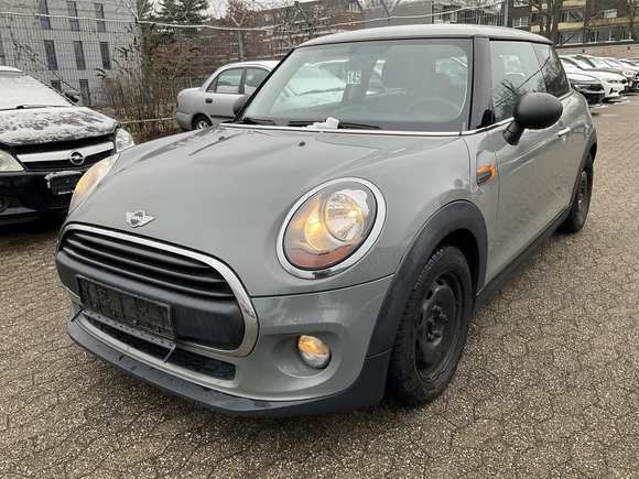 Pogled od napred levo