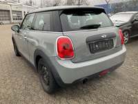 Pogled od pozadi levo