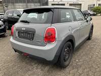 Pogled od pozadi desno