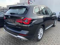 Pogled od pozadi desno